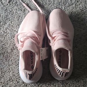 Womens Adidas sneakers